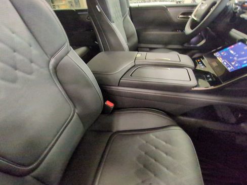 New 2026 INFINITI QX80 Autograph w/ Premium Cargo Package AWD/4WD image 24