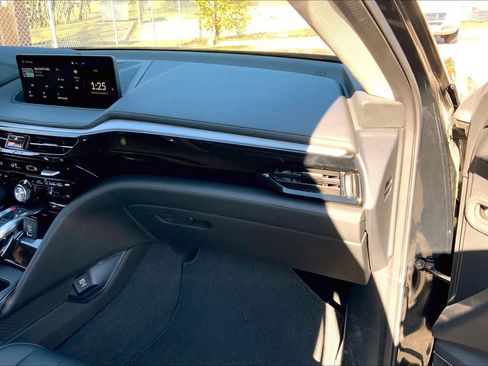 Used 2024 Acura MDX FWD image 18