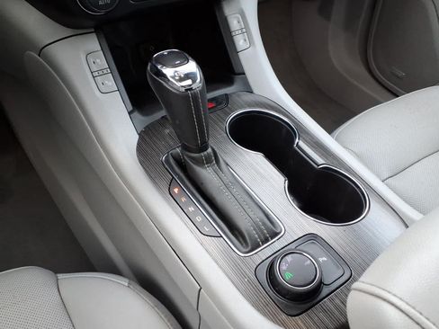 Used 2018 GMC Acadia SLT FWD image 22