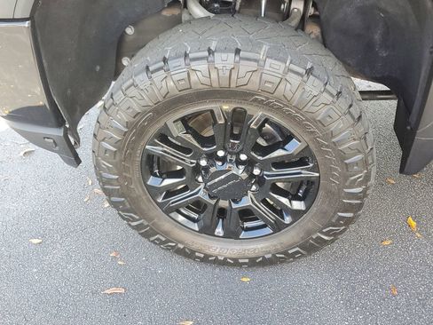 Certified 2023 GMC Sierra 2500 Denali w/ Denali Black Diamond Edition image 11