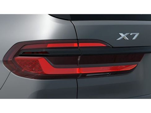 New 2026 BMW X7 xDrive40i image 8