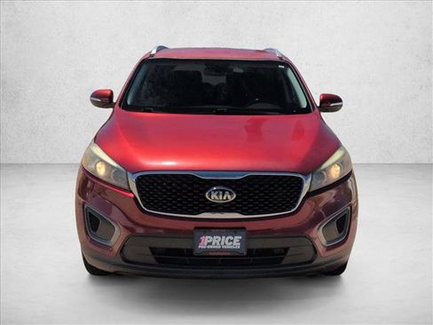 Used 2016 Kia Sorento FWD w/ LX Convenience Package image 2