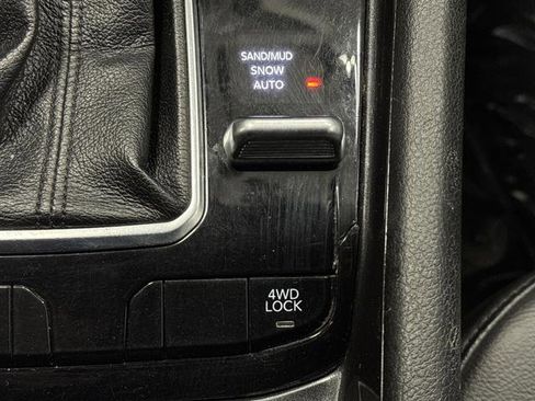 Used 2023 Jeep Compass Latitude image 28