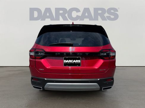 Used 2025 Honda Pilot Elite image 6