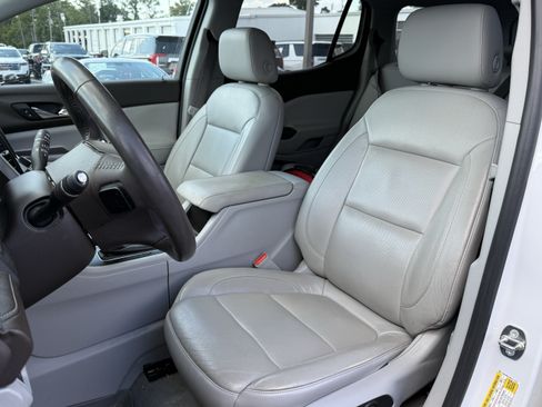 Used 2017 GMC Acadia SLT FWD image 7