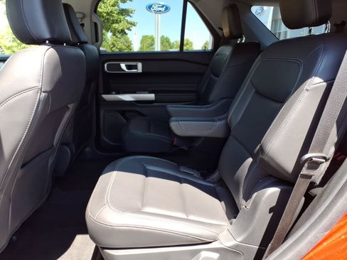 Certified 2023 Ford Explorer XLT w/ Equipment Group 202A AWD/4WD image 5