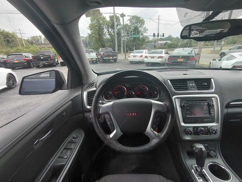 Used 2015 GMC Acadia SLE FWD image 9