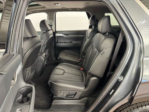 Used 2023 Hyundai Palisade SEL w/ Premium Package image 32
