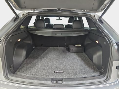 Used 2022 Volkswagen Atlas Cross Sport SE FWD image 28