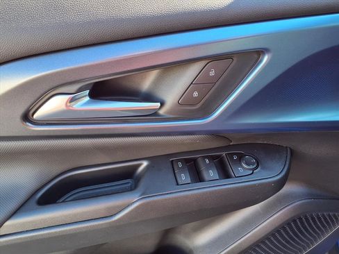 New 2026 Chevrolet Equinox EV LT image 9