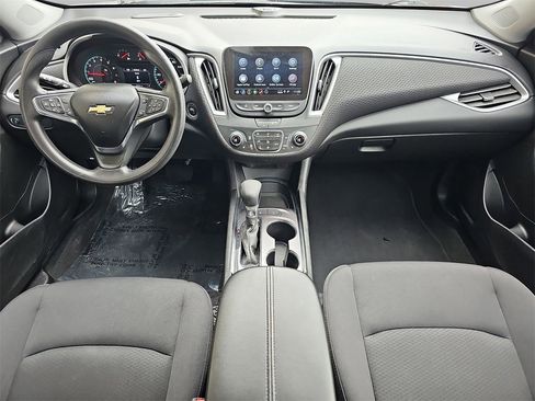 Used 2025 Chevrolet Malibu LT image 9