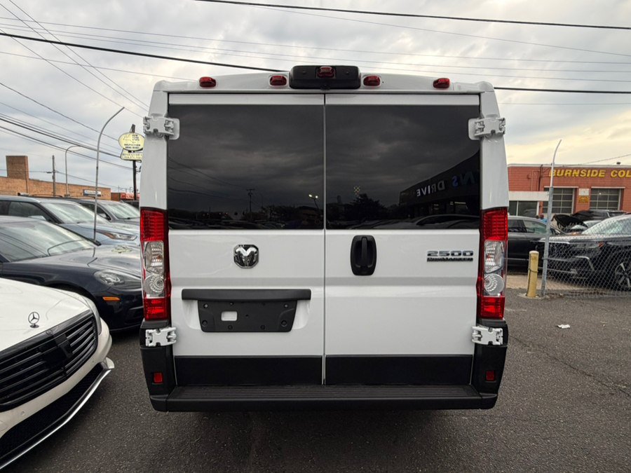 Used 2025 RAM ProMaster 2500 w/ U-Haul Equipment Group FWD image 11