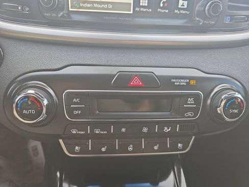 Used 2019 Kia Sorento SX image 36