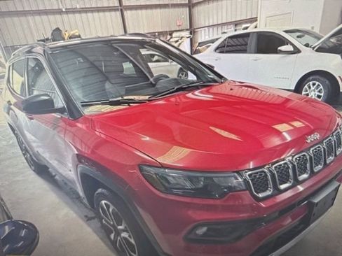 Used 2023 Jeep Compass Limited image 2