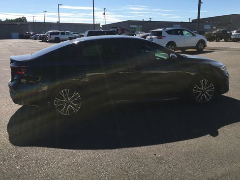 Used 2023 Kia Forte GT-Line w/ GT-Line Premium Package FWD image 7