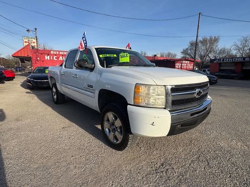 Used 2009 Chevrolet Silverado 1500 LT w/ Texas Edition image 2