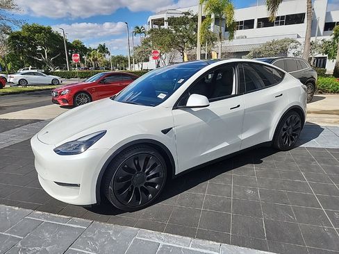 Used 2021 Tesla Model Y Performance image 14