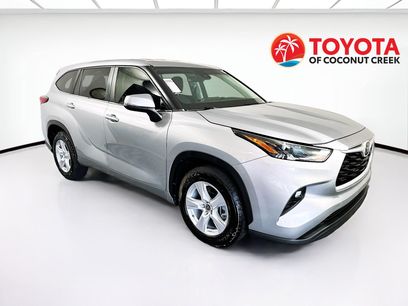 Used 2023 Toyota Highlander LE