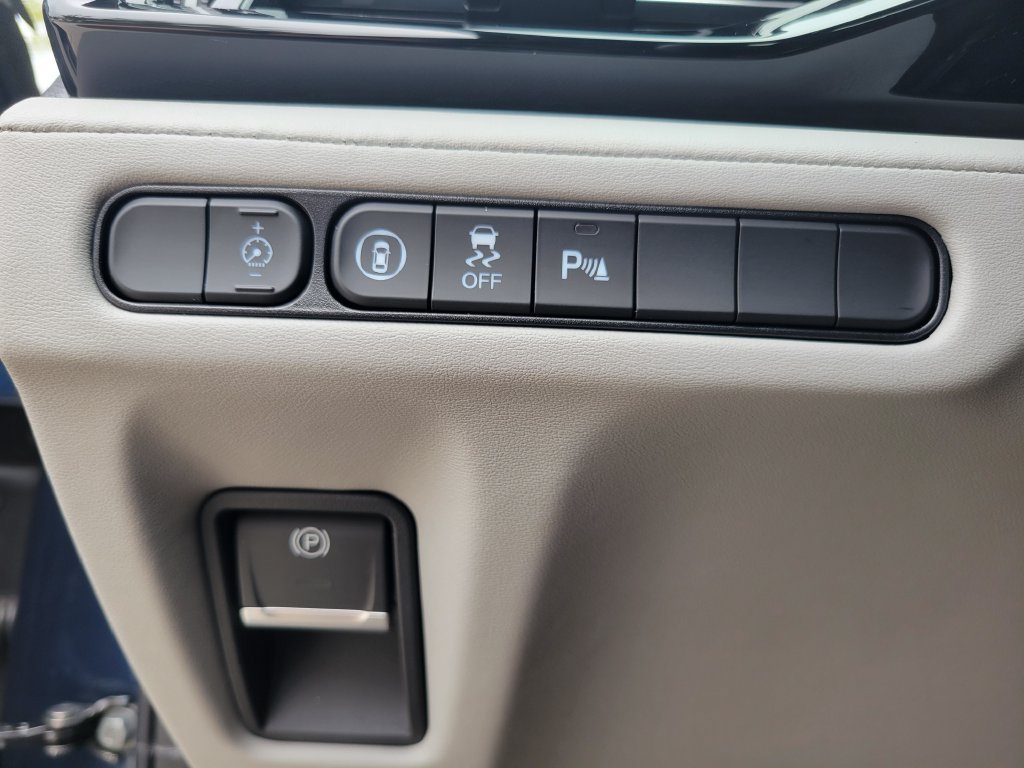 Used 2025 Acura MDX w/ Technology Package FWD image 23