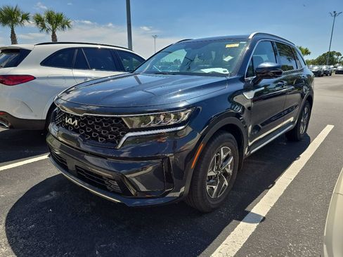 Certified 2023 Kia Sorento EX FWD image 4