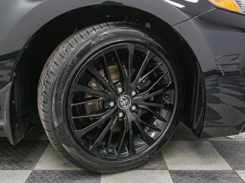 Used 2020 Toyota Camry SE image 15