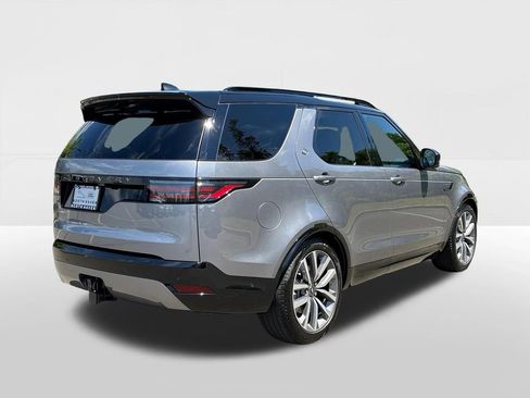 Certified 2025 Land Rover Discovery Dynamic SE AWD/4WD image 4