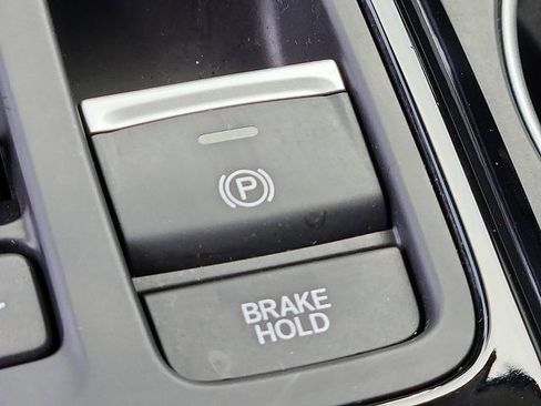 Used 2025 Honda Pilot Touring image 24