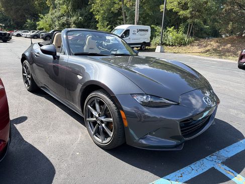 Used 2016 MAZDA MX-5 Miata Grand Touring RWD image 2