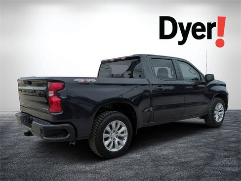 Used 2022 Chevrolet Silverado 1500 Custom image 3