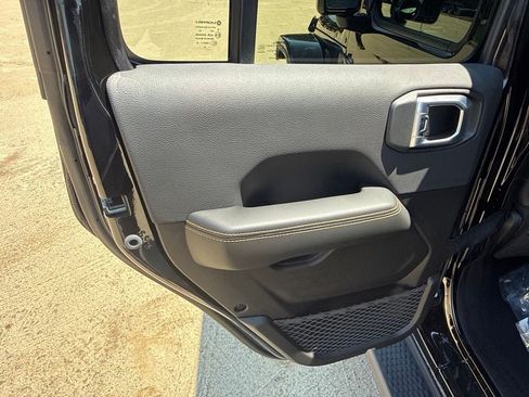 New 2026 Jeep Wrangler Unlimited Sahara AWD/4WD image 20