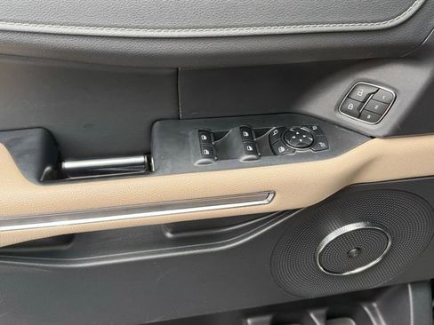Used 2024 Ford Expedition Limited image 25