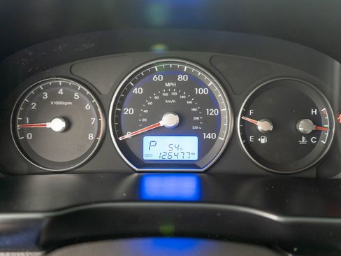 Used 2011 Hyundai Santa Fe GLS AWD/4WD image 16