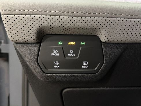 Certified 2026 Volkswagen Atlas Peak Edition AWD/4WD image 21