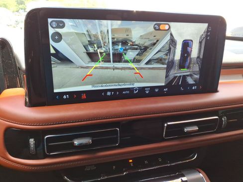 Used 2025 Lincoln Aviator Reserve w/ Equipment Group 201A AWD/4WD image 11