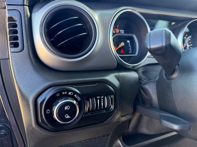 Used 2021 Jeep Gladiator Sport AWD/4WD image 11