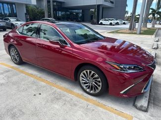 Used 2025 Lexus ES 350 Ultra Luxury w/ Accessory Package (Z1) FWD video 1