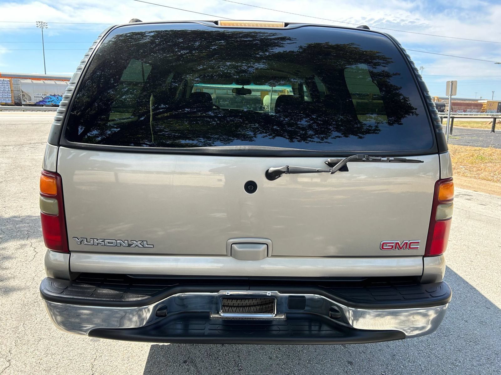 Used 2003 GMC Yukon XL SLE RWD image 8