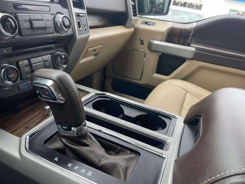Used 2018 Ford F150 Lariat w/ Equipment Group 502A Luxury AWD/4WD image 29