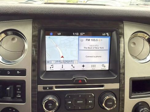 Used 2017 Ford Expedition Limited AWD/4WD image 17