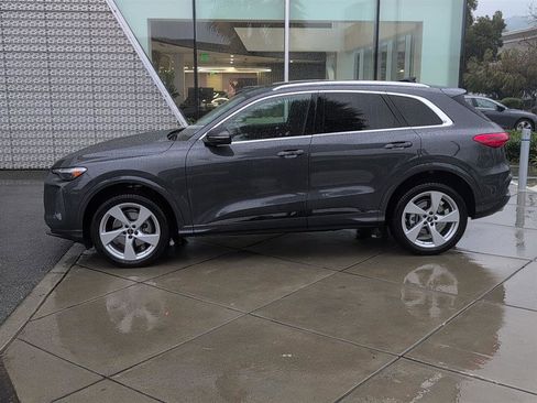 Used 2025 Audi Q5 Premium Plus w/ Premium Plus image 9