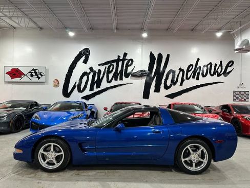 Used 2002 Chevrolet Corvette Coupe w/ Preferred Equipment Group2 image 2
