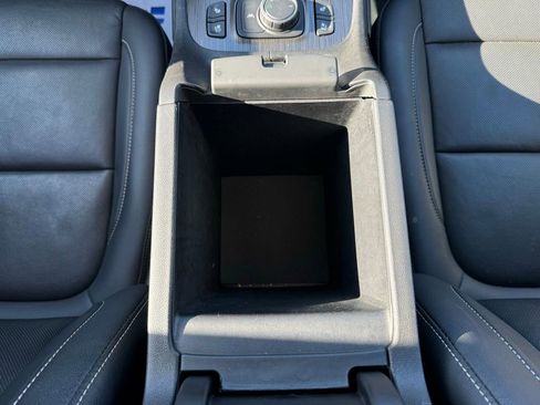 Used 2023 GMC Acadia SLT w/ Technology Package image 26