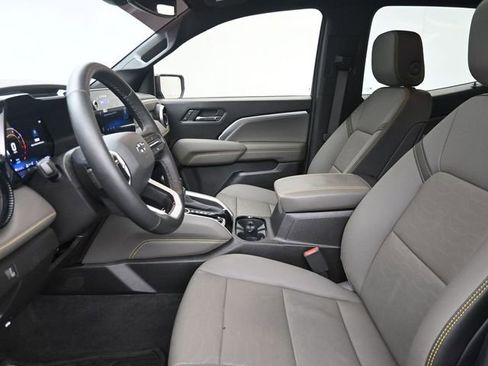 Used 2026 Chevrolet Colorado ZR2 image 16