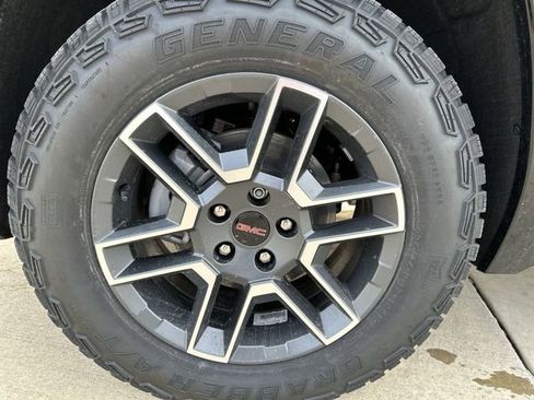 New 2026 GMC Terrain AT4 w/ LPO, Floor Liner Package image 21