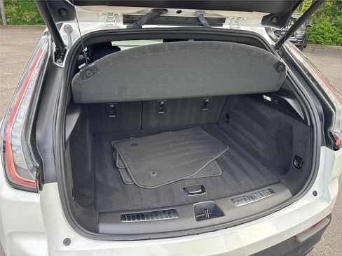 Used 2023 Cadillac XT4 Sport FWD image 29