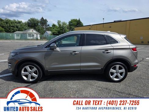 Used 2017 Lincoln MKC Premiere AWD/4WD image 2