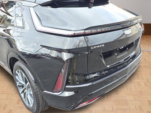 Certified 2024 Cadillac Lyriq Sport w/ LPO, Floor Liner Package image 10