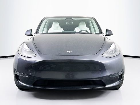 Used 2024 Tesla Model Y Long Range image 2