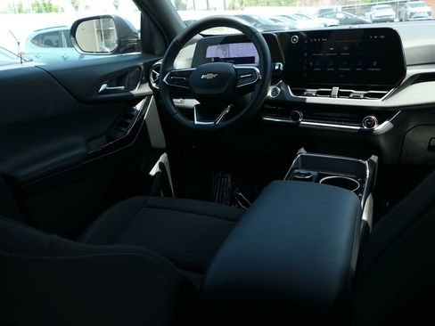 Used 2026 Chevrolet Equinox LT FWD image 22