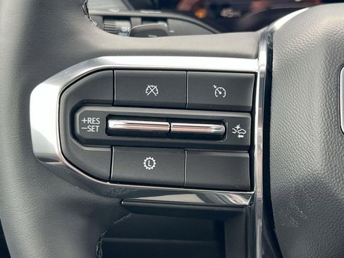 New 2025 GMC Acadia Elevation image 13